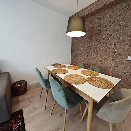 Tomas Paredes, Vigo, 3 * Vigo