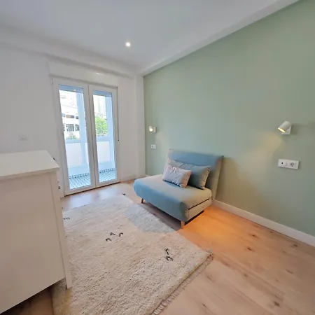 Tomas Paredes, Vigo, 3 * Vigo