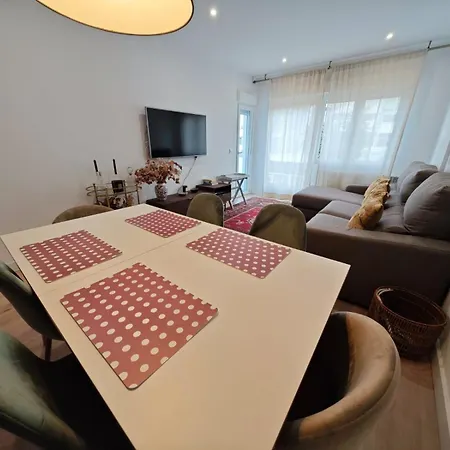 Tomas Paredes, Vigo, 3 Appartement *