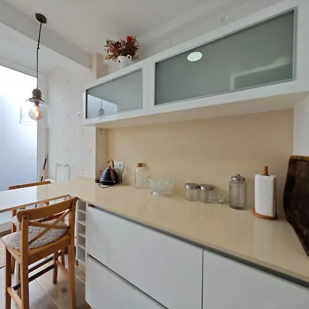 Tomas Paredes, Vigo, 3 아파트 비고