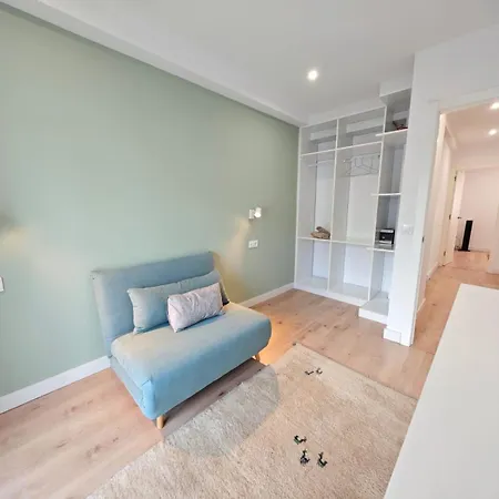 Tomas Paredes, Vigo, 3 * Vigo