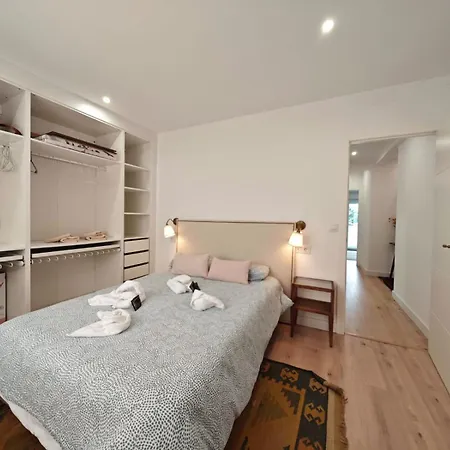 Tomas Paredes, Vigo, 3 Appartement