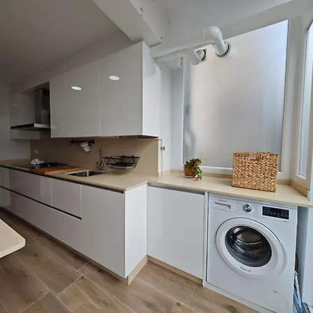 Tomas Paredes, Vigo, 3 * Vigo